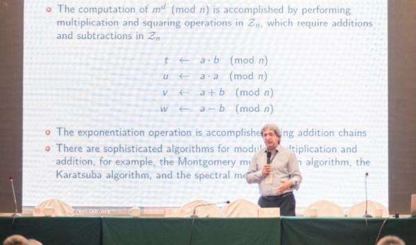 06 Cetin Kaya Koc教授(CHES 2017报告人)做报告.jpg bb407f3d20397d5ce2c295ae9bbcc44e.jpg