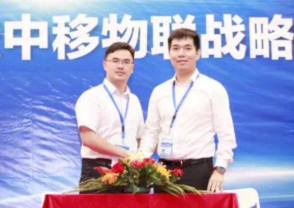 签约.jpg 签约.jpg