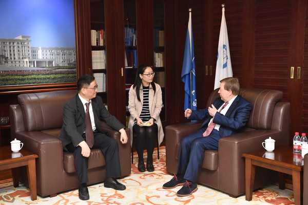 会见2.JPG 会见2.JPG